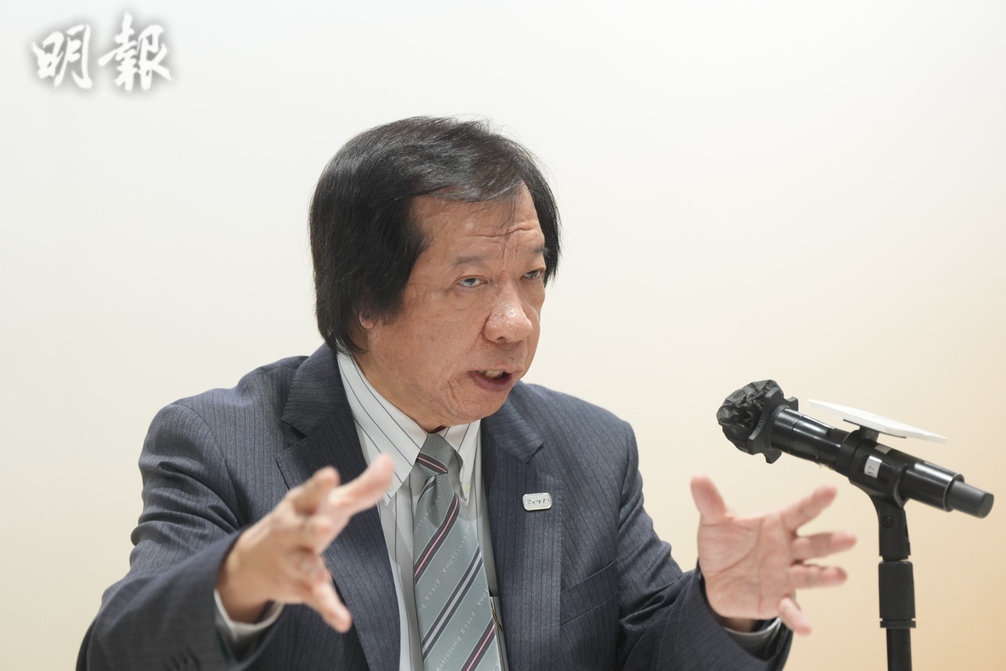 吳國強表示,局方將在3年內實施中長期改革措施,包括建構「技能為本」的培訓框架,不再以「工種為本」進行培訓,而是注重技能的實用性、針對性與可轉移性。 吳國強表示,局方將在3年內實施中長期改革措施,包括建構「技能為本」的培訓框架,不再以「工種為本」進行培訓,而是注重技能的實用性、針對性與可轉移性。